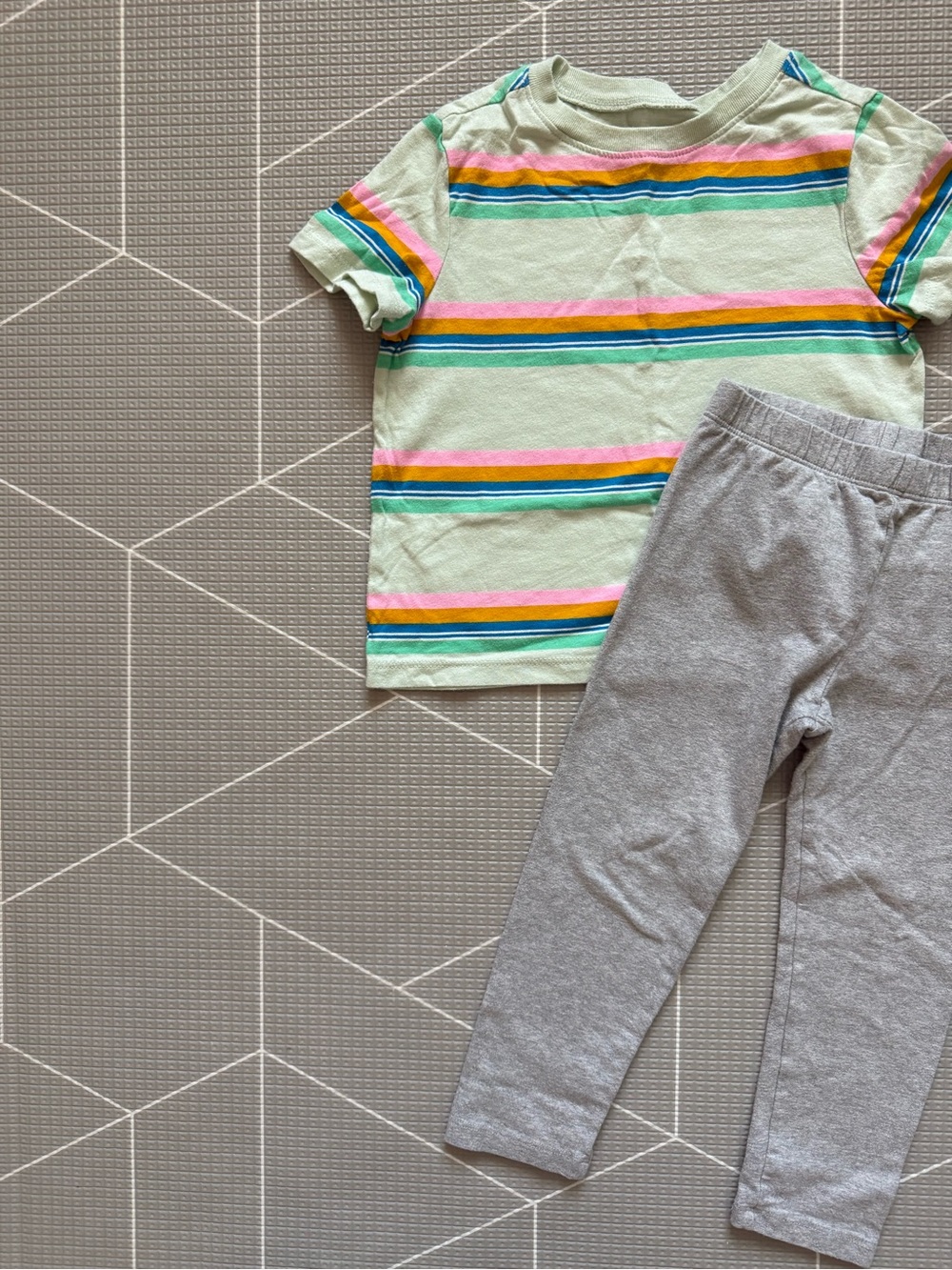 Gap|Baby girl/toddler lounge set, Mint striped Tee w Rainbow Pastels & leggings•